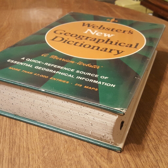 1977 WEBSTER'S NEW GEOGRAPHICAL DICTIONARY EUC - Picture 4 of 12
